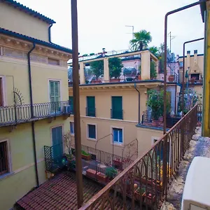 Italianflat - Via Mazzini , Verona Italia